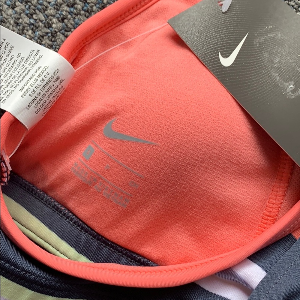 Nike Sport 2 in 1 Tankini Top 🆕 - Picture 5 of 7